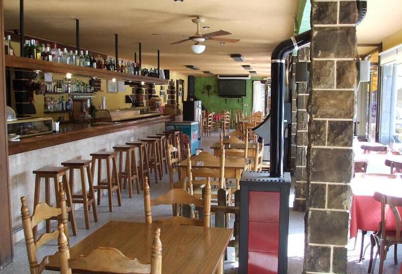 بنسيون Hostal Mont Rock