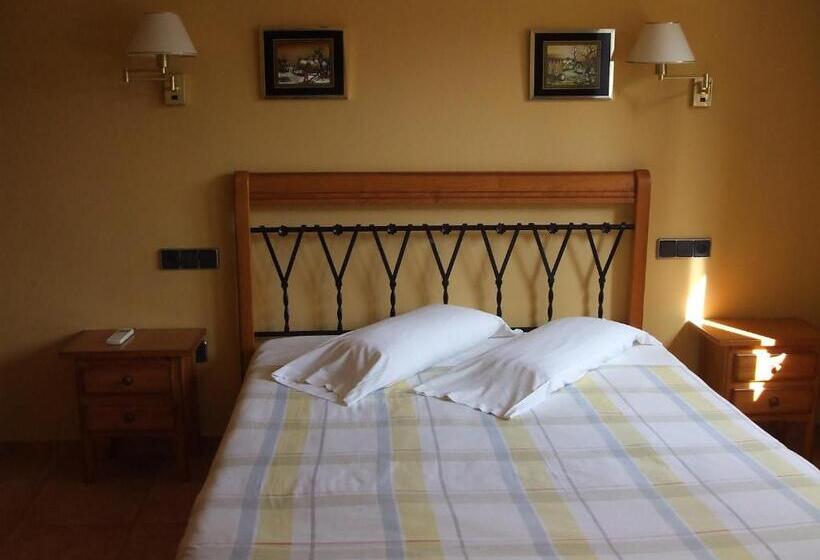 بنسيون Hostal Mont Rock