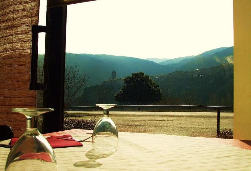 بنسيون Hostal Mont Rock