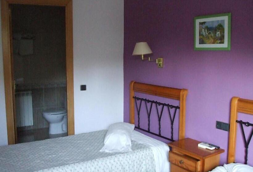 بنسيون Hostal Mont Rock