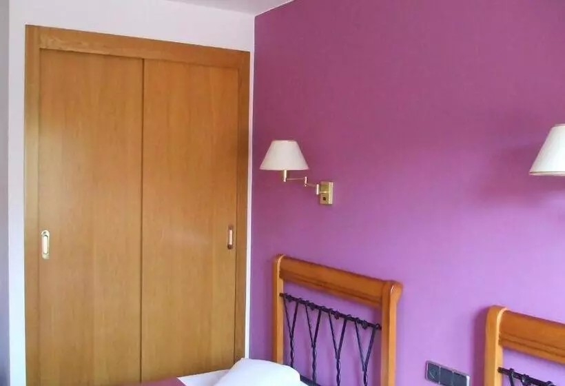 Majatalo Hostal Mont Rock