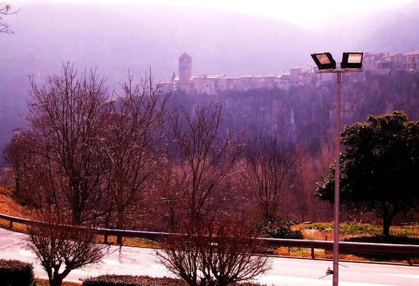 بنسيون Hostal Mont Rock