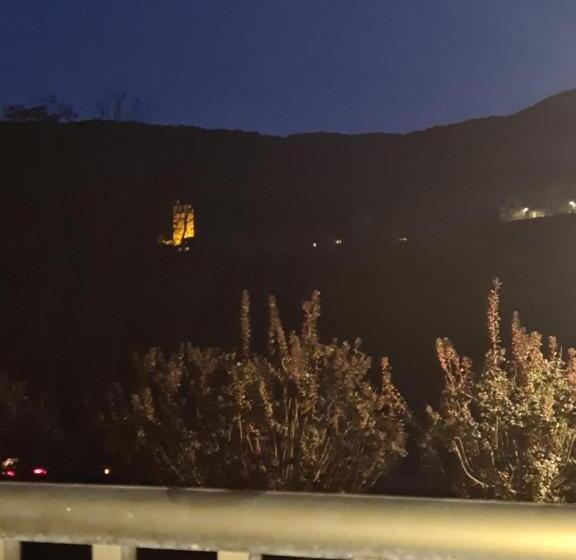 بنسيون Hostal Mont Rock