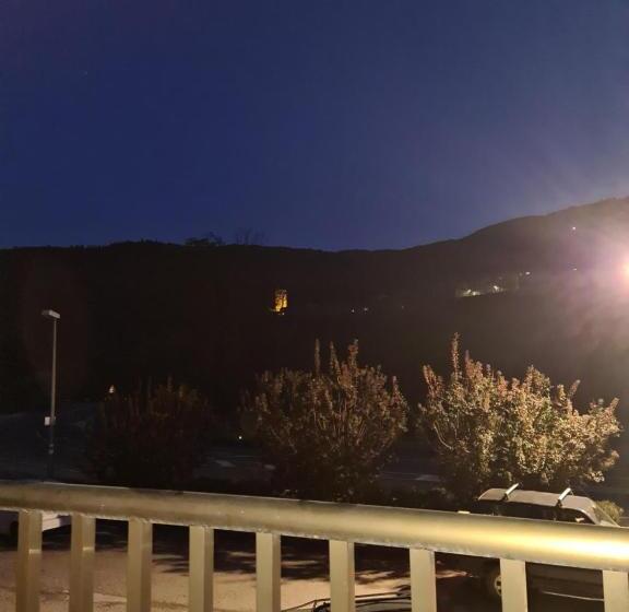 بنسيون Hostal Mont Rock