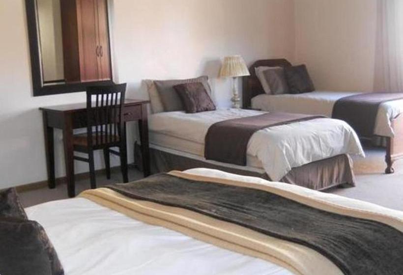 פנסיון Ninety9 On Villiers Guest House