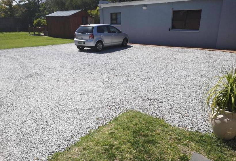 פנסיון Ninety9 On Villiers Guest House