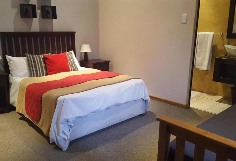 פנסיון Ninety9 On Villiers Guest House