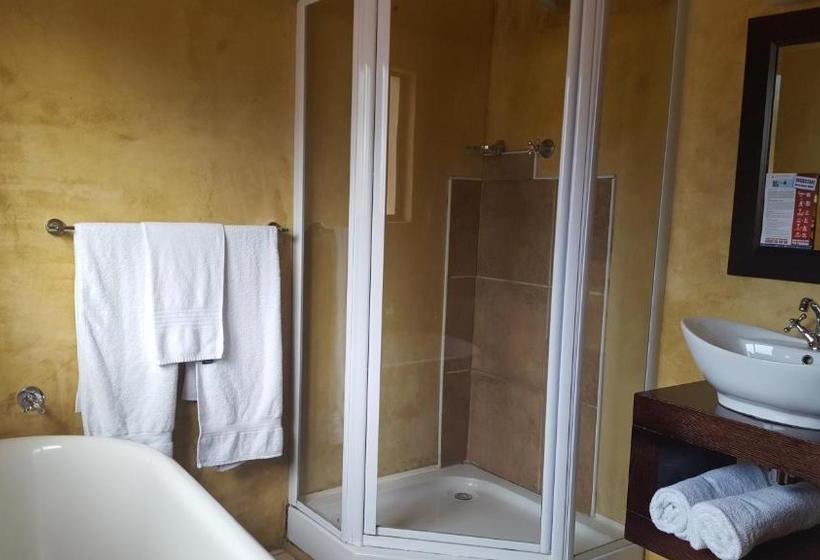 פנסיון Ninety9 On Villiers Guest House