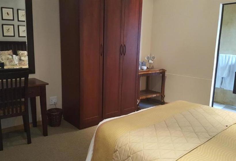 פנסיון Ninety9 On Villiers Guest House