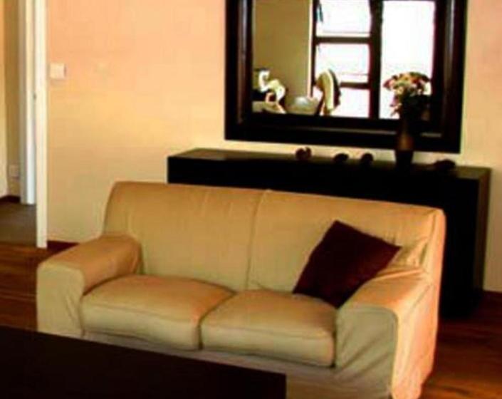 פנסיון Ninety9 On Villiers Guest House