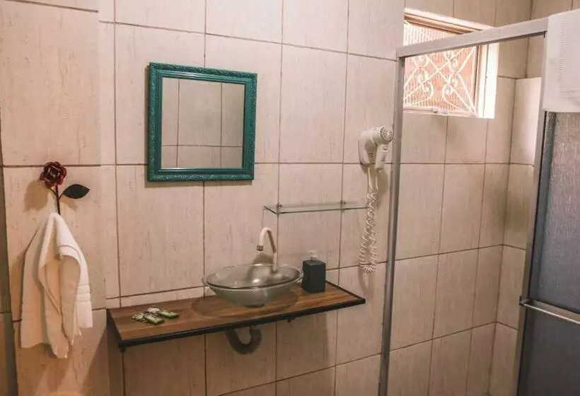 Majatalo Pousada Santuário Acalanto