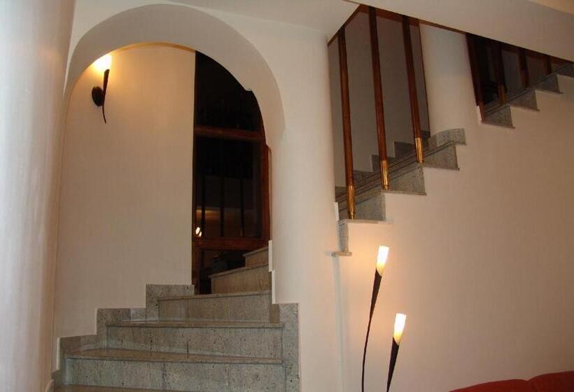 پانسیون Vila Iulia