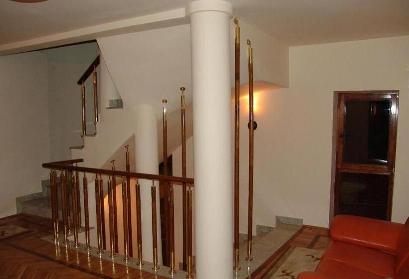 پانسیون Vila Iulia