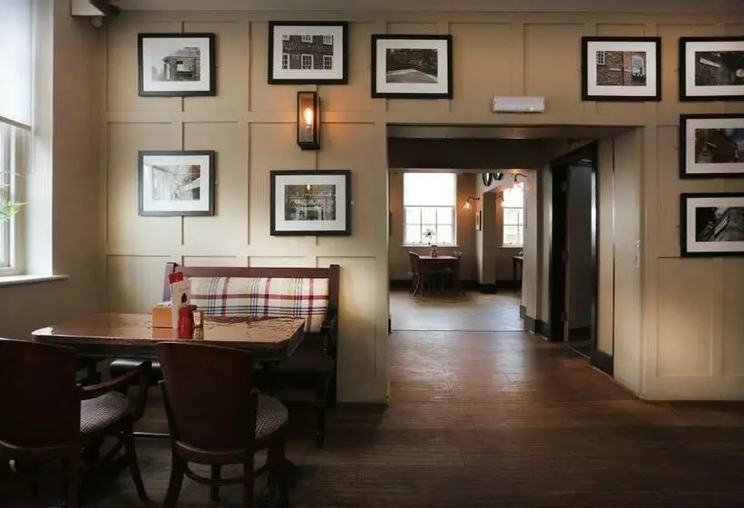ユースホステル The Mitre Inn