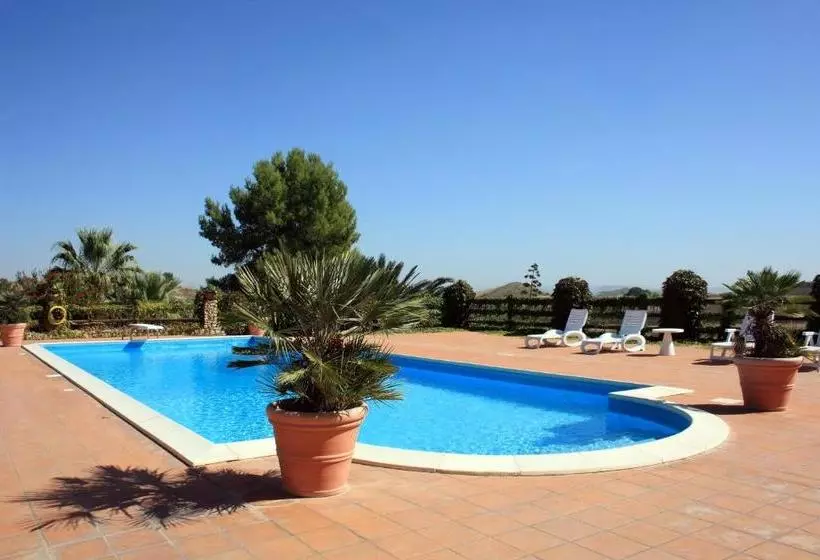 Hotelli Agriturismo Baglio Lauria