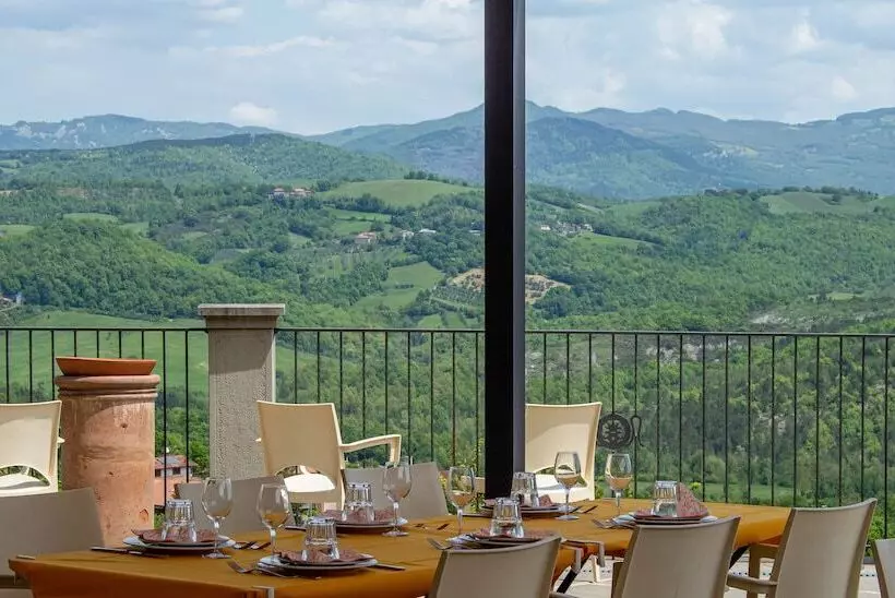 Hotelli Terra Di Michelangelo