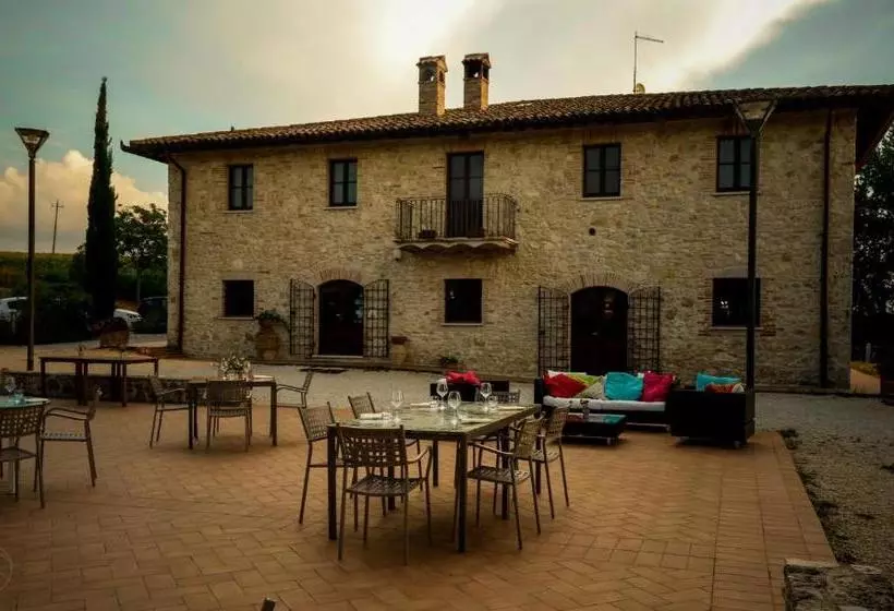 ホテル Casale Il Pisciarello