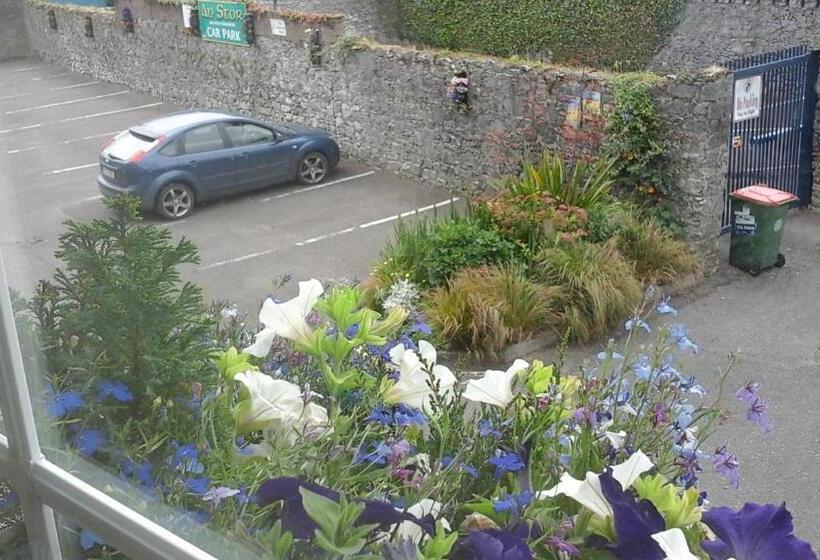 פנסיון An Stór Townhouse