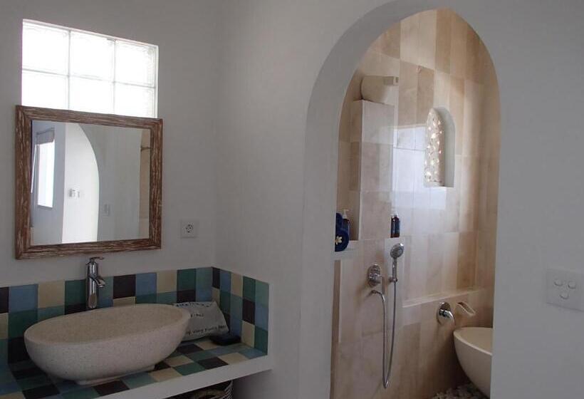 פנסיון Aquaterrace Amed