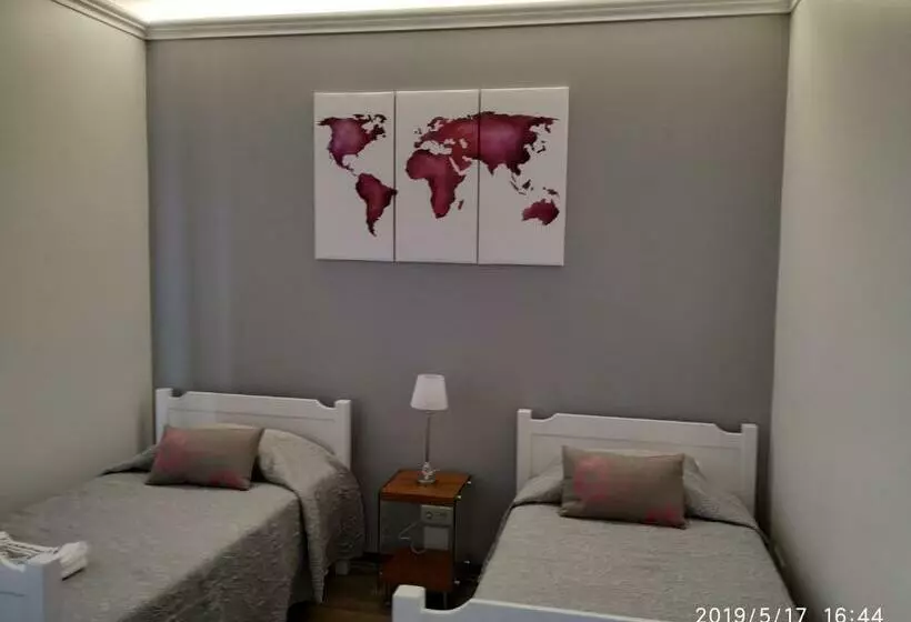 Majatalo Casa De Hospedes Isaias