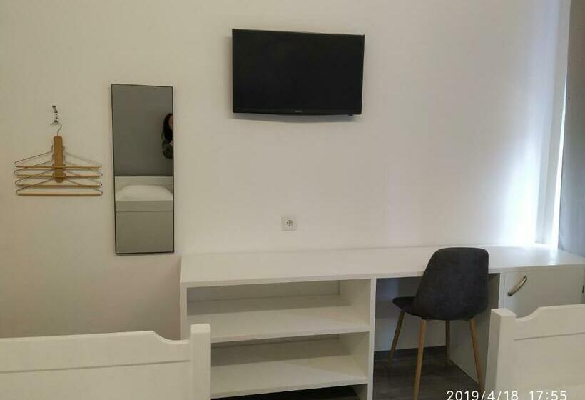 بنسيون Casa De Hospedes Isaias