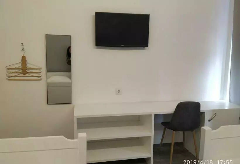 Majatalo Casa De Hospedes Isaias