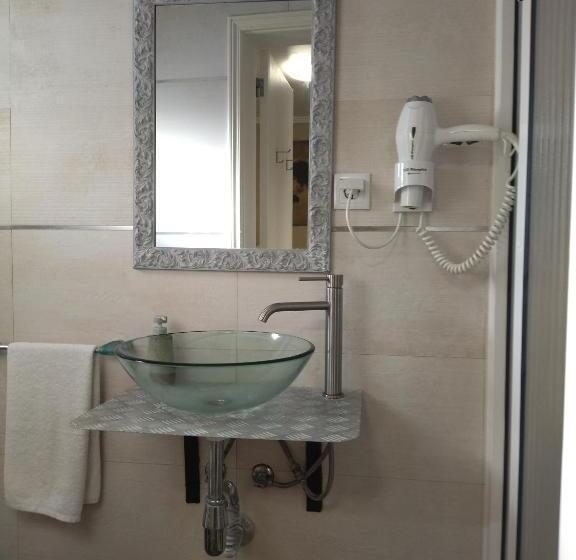 بنسيون Casa De Hospedes Isaias