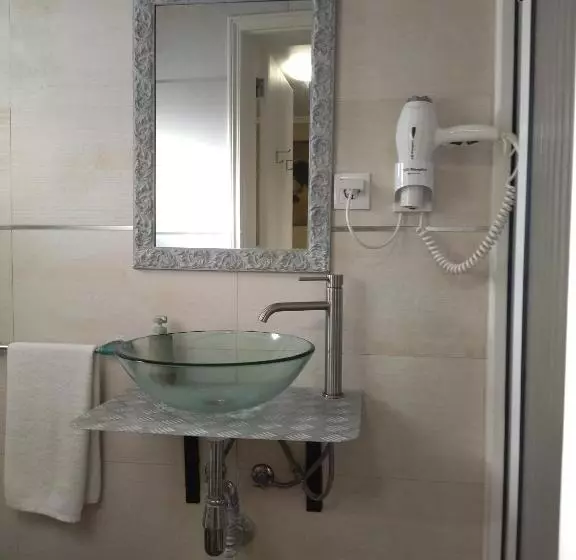 Majatalo Casa De Hospedes Isaias