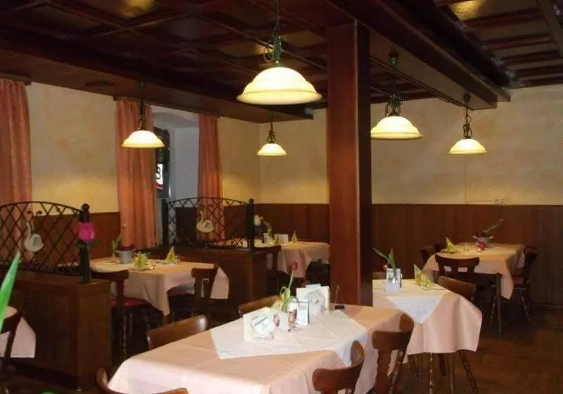 ペンション Gasthaus Zum Schwanen