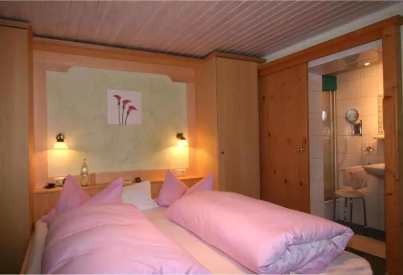 ペンション Haus Wiesenrand