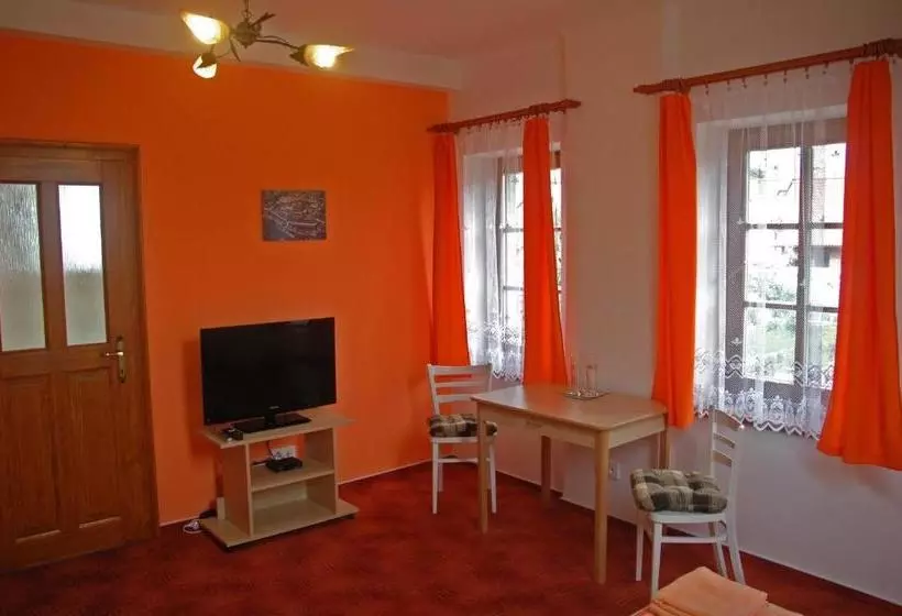 Majatalo Penzion Tašner