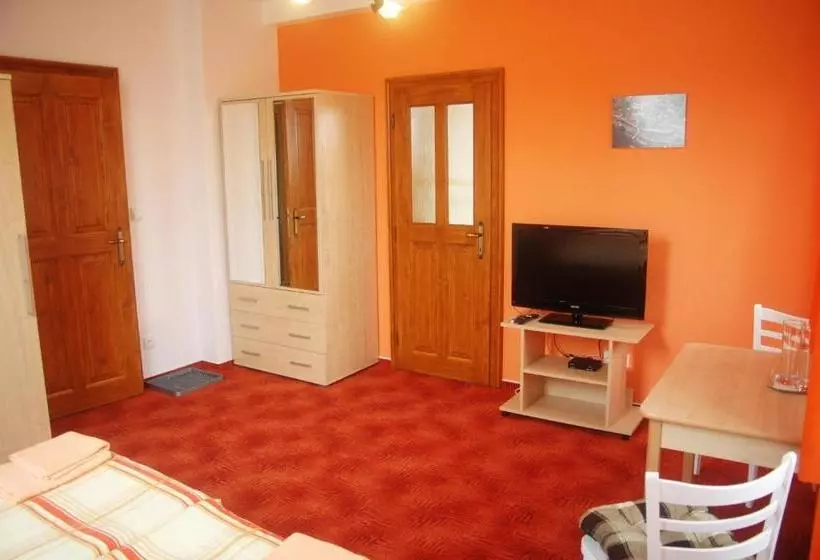 Majatalo Penzion Tašner