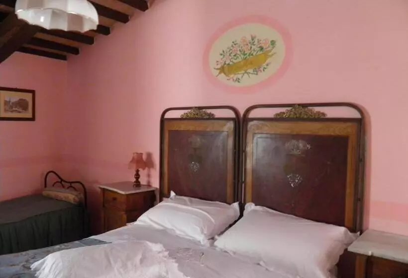 پانسیون Residenza Di Paese Castello Del Poggio