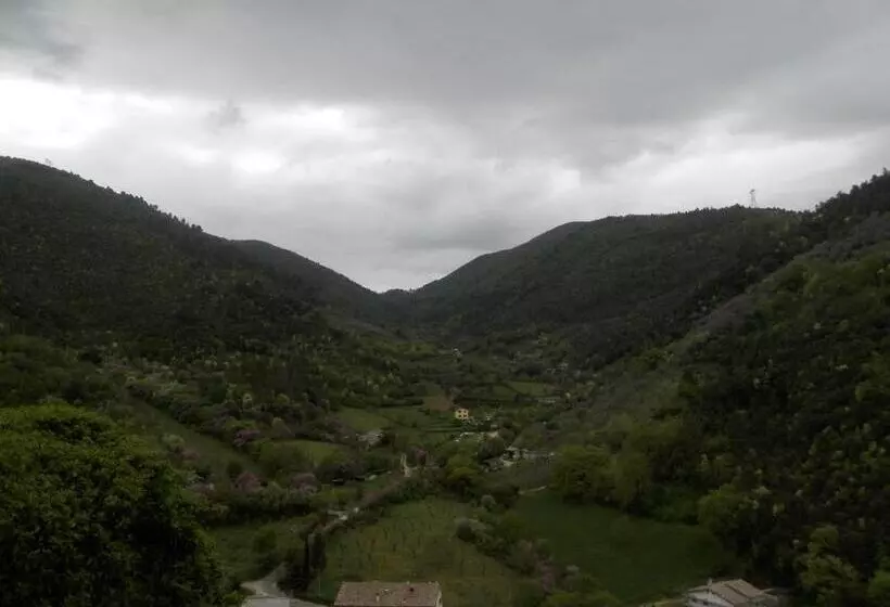 پانسیون Residenza Di Paese Castello Del Poggio