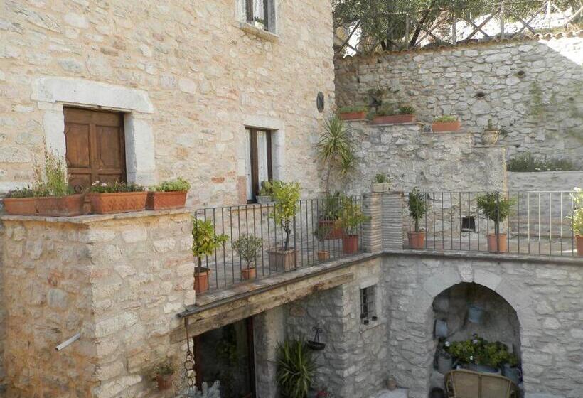 پانسیون Residenza Di Paese Castello Del Poggio