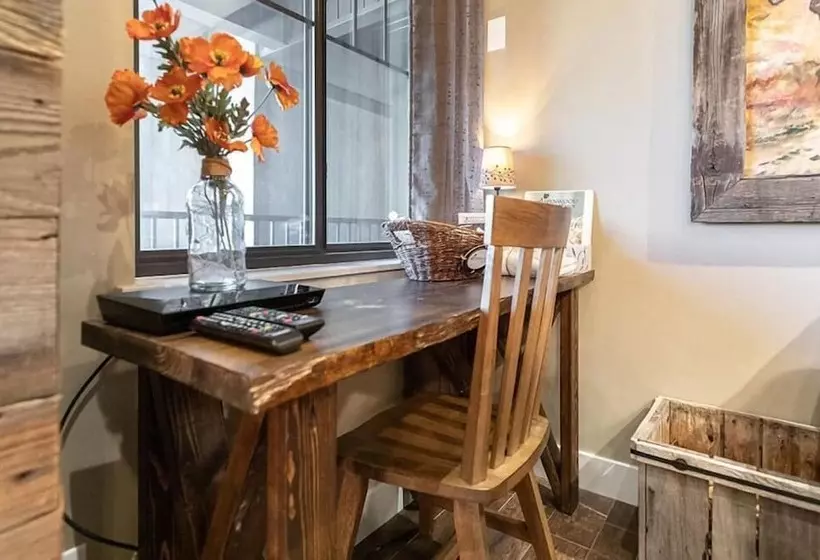 Aspenwood Manor South