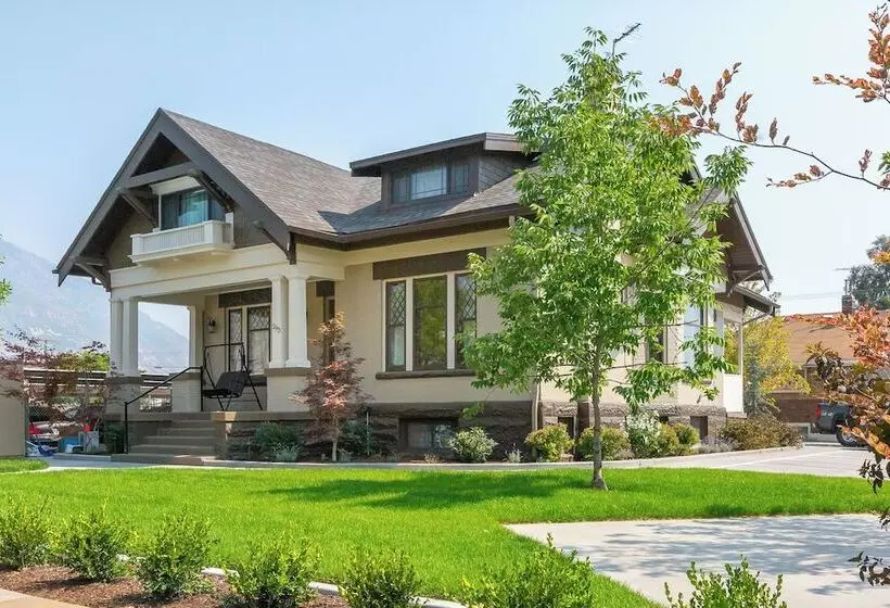 Aspenwood Manor South