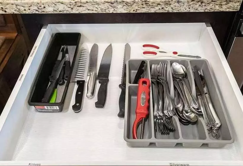 Aspenwood Manor South