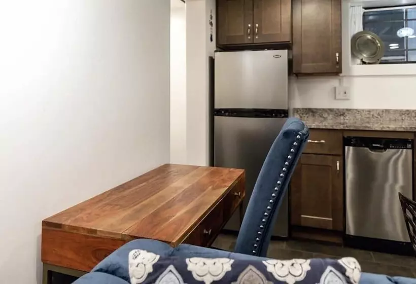 Aspenwood Manor South