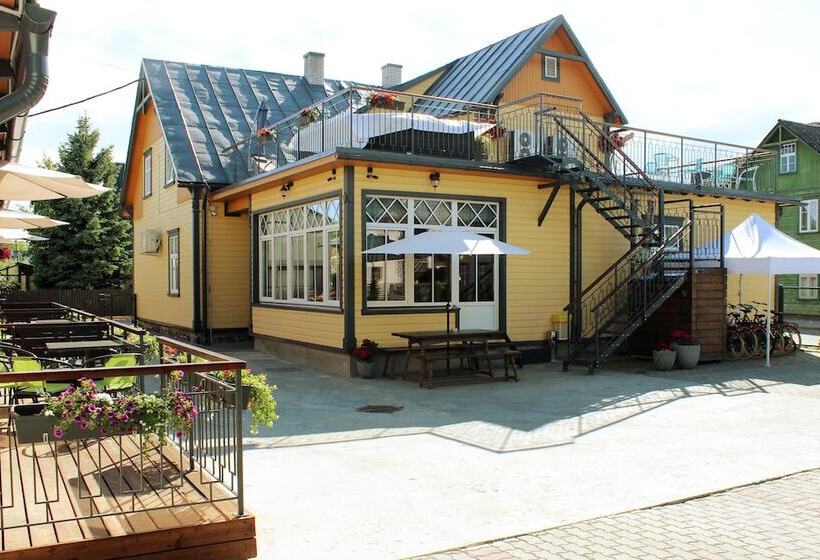 Embrace Hotel & Apartments