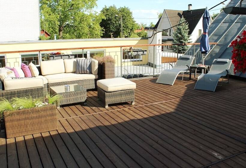 Embrace Hotel & Apartments