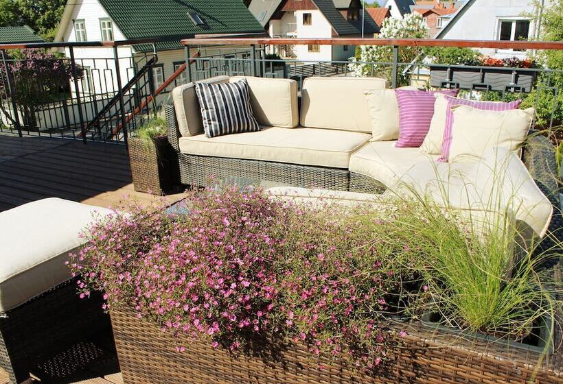 Embrace Hotel & Apartments