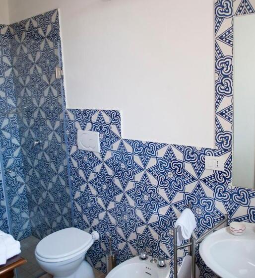 هتل Agriturismo Antonelli Piangevino