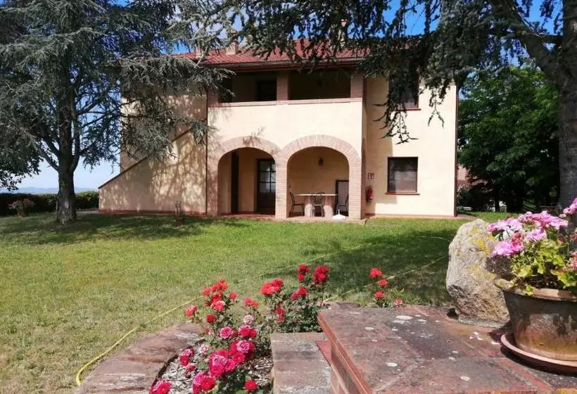 ホテル Agriturismo Montemari
