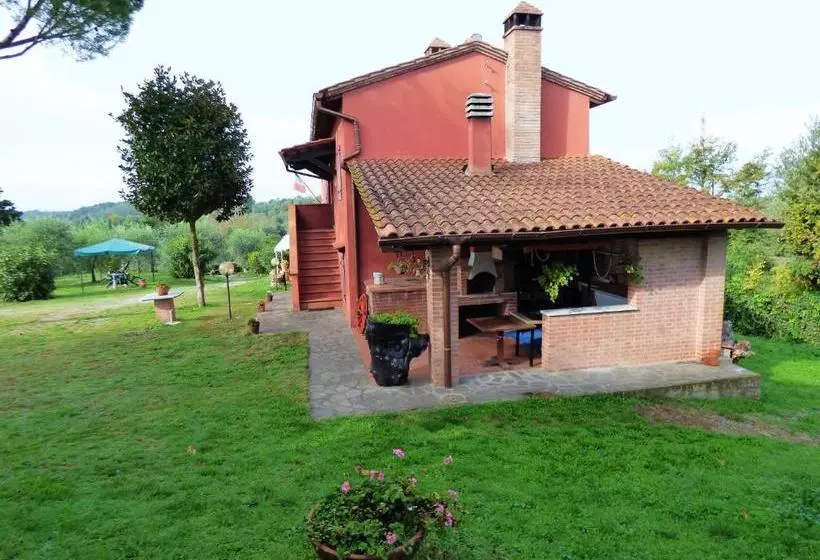 ホテル Agriturismo Montemari