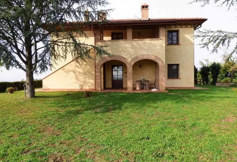 ホテル Agriturismo Montemari