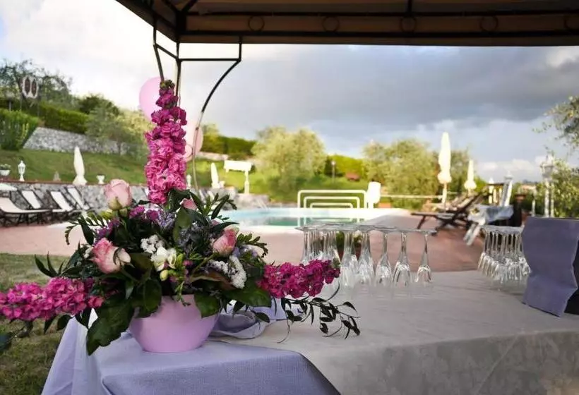 ホテル Agriturismo Montemari