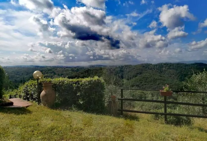 ホテル Agriturismo Montemari