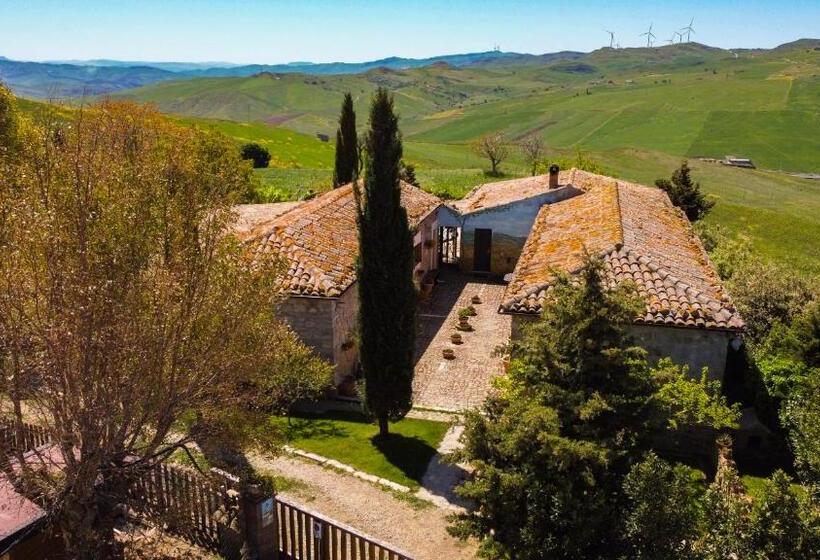 فندق Masseria Xireni