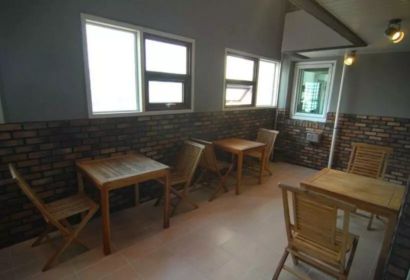 پانسیون Dynamic Guesthouse